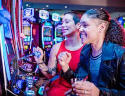 Metode pembayaran e-wallet DANA dan OVO di mantapbet